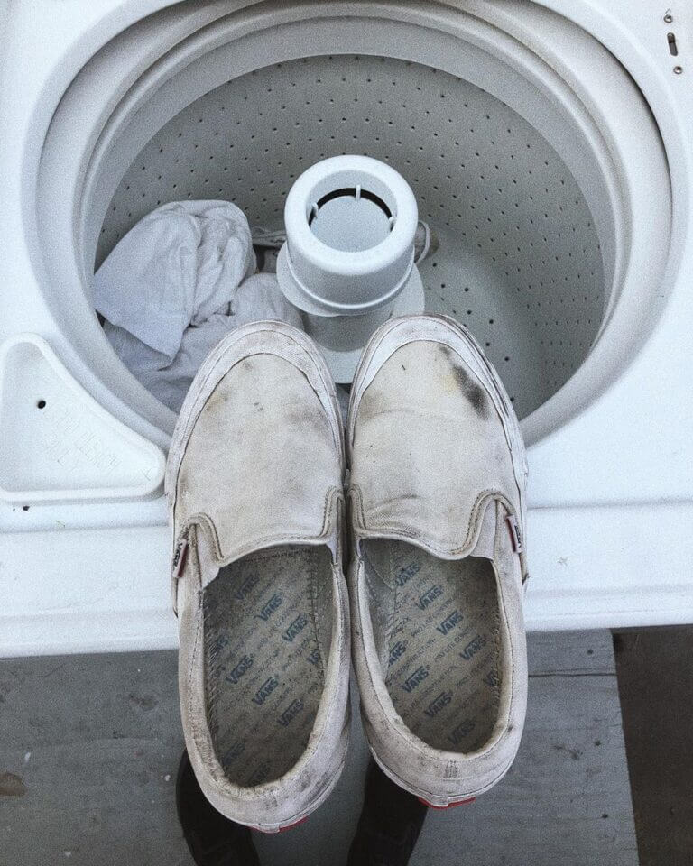 can you put leather sneakers in the washing machine