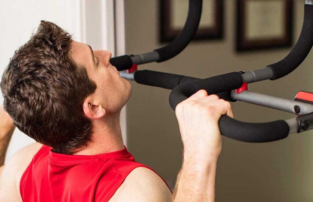 doorway pull up bar