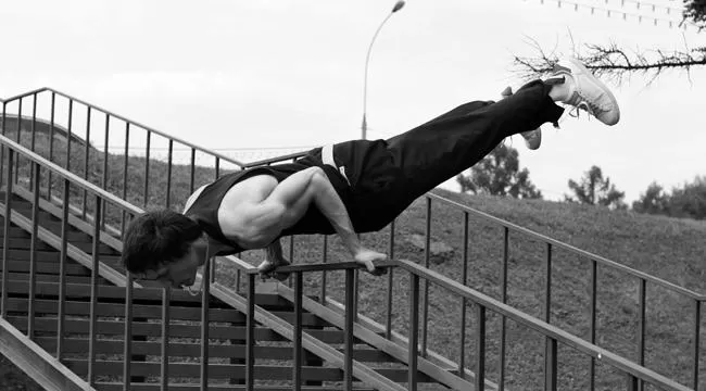 How to Perform a Parkour Workout image 2