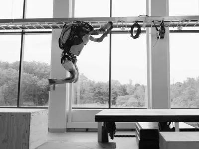 Boston Dynamics Teach Atlas Robot Parkour photo 0