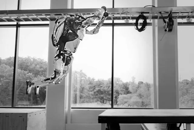 Boston Dynamics Robot Atlas Parkour FAILS 50 Percent of the Time photo 0
